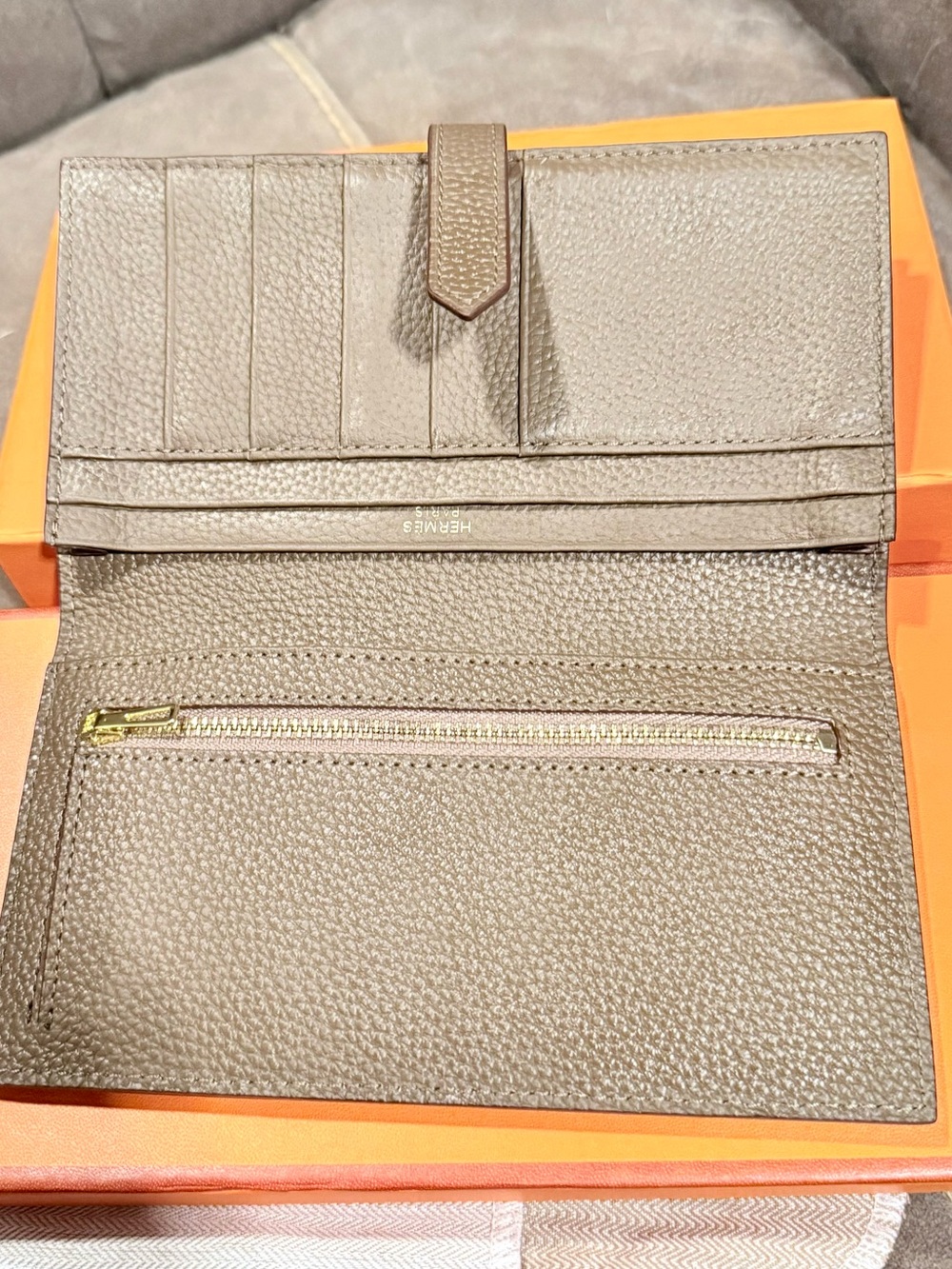 Hermes Etoupe Epsom Leather Bearn Wallet - Picture 4 of 10
